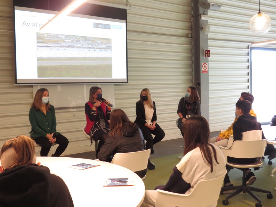 Ciencia y Tecnología en femenino fomenta las vocaciones STEAM en la Mobile Week de Málaga